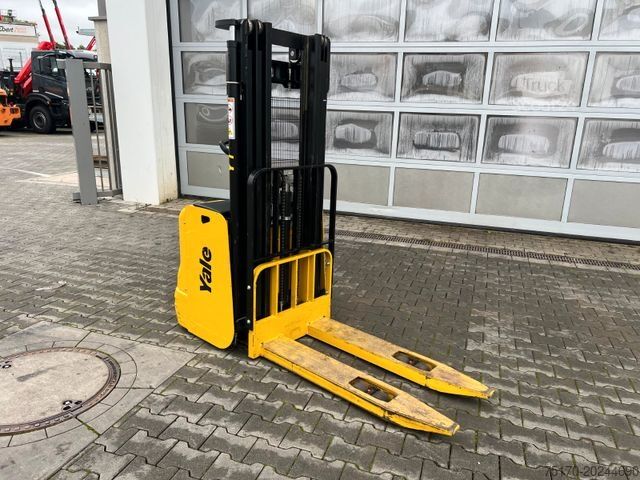 Stivuitor manual YALE MS 12 AC / Triplex: 4m! / nur 229h! / 2014