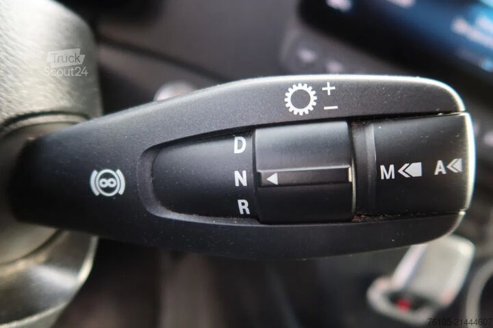 Valise Mercedes-Benz Bakwagen + DHollandia 2000 kg