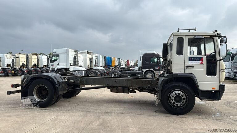 Chassis cabine Volvo FL 220 (FULL STEEL SUSP. / 10 BOLTS / 18 TONS /...
