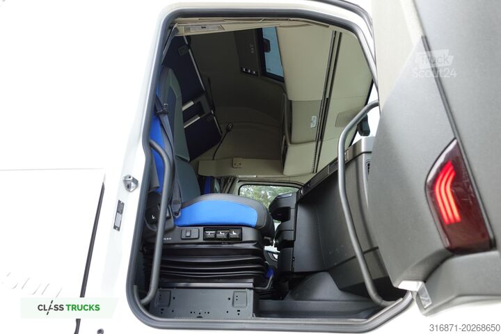 Standard tractor unit VOLVO FH 500 Globetrotter XL Varios