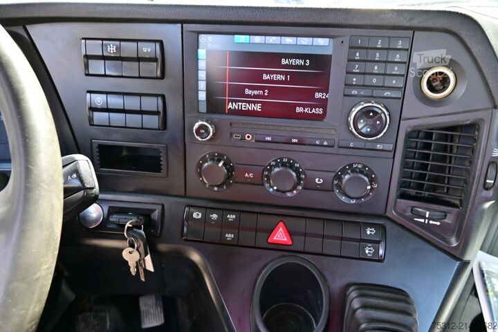 Крюковой мусоровоз Mercedes-Benz Arocs 3251  E6 8x4 Retarder Blatt Blatt AHK 26T