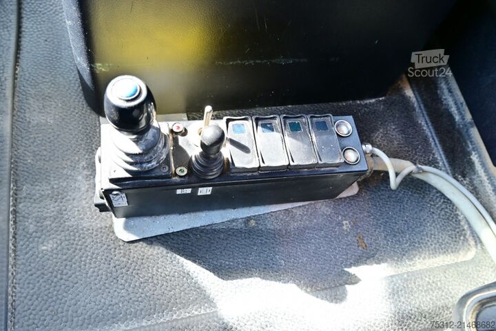 Крюковой мусоровоз Mercedes-Benz Arocs 3251  E6 8x4 Retarder Blatt Blatt AHK 26T