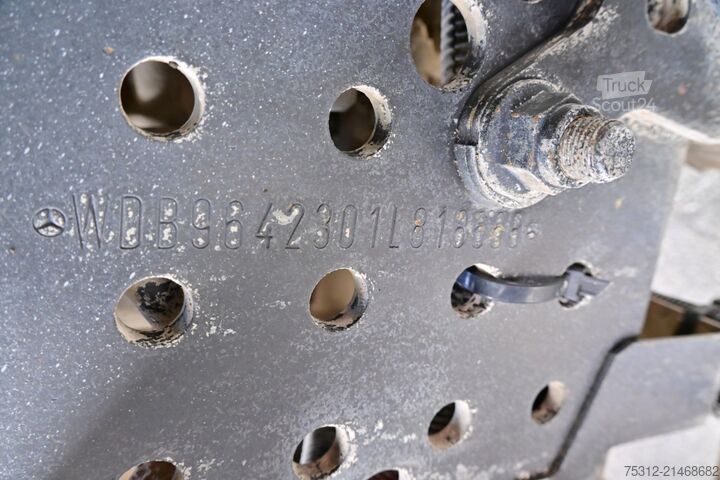 Крюковой мусоровоз Mercedes-Benz Arocs 3251  E6 8x4 Retarder Blatt Blatt AHK 26T