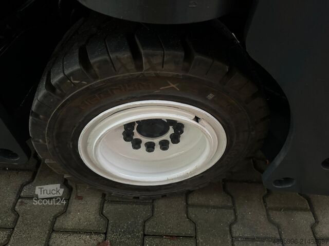 Vierwegvorkheftruck Combilift C2500 /perfect /compact/Only 4819 hours