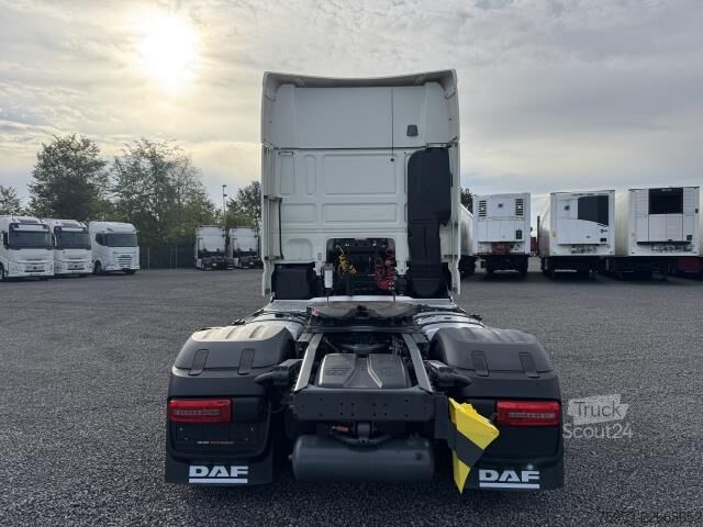 Standardní tahač DAF XF 530 SSC Intarder Standklima Lightfix Bügel