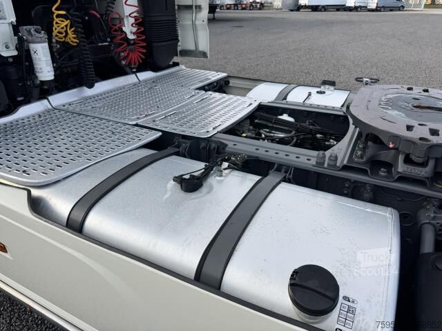 Standardní tahač DAF XF 530 SSC Intarder Standklima Lightfix Bügel