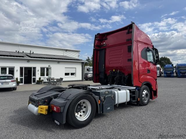 Standardní tahač Iveco S-Way 460 4x2 Intarder Standklima Drum Kompressor