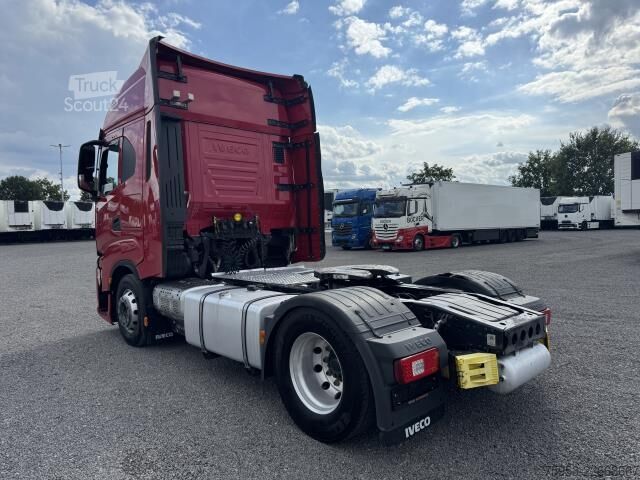 Standardní tahač Iveco S-Way 460 4x2 Intarder Standklima Drum Kompressor