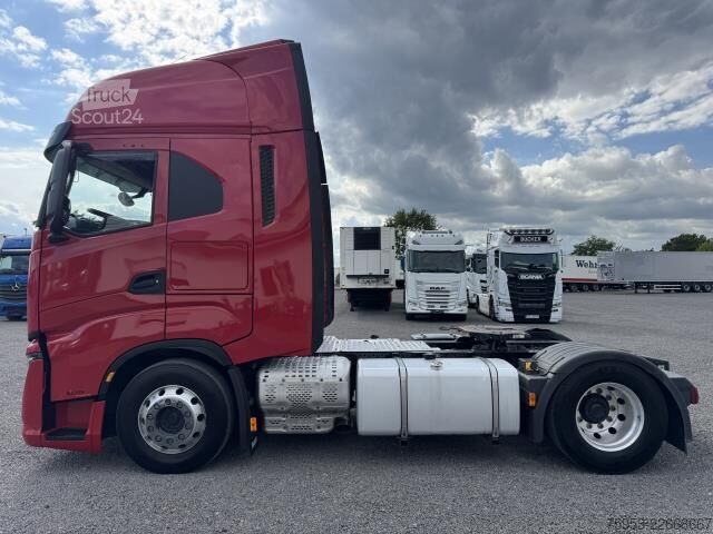 Standardní tahač Iveco S-Way 460 4x2 Intarder Standklima Drum Kompressor