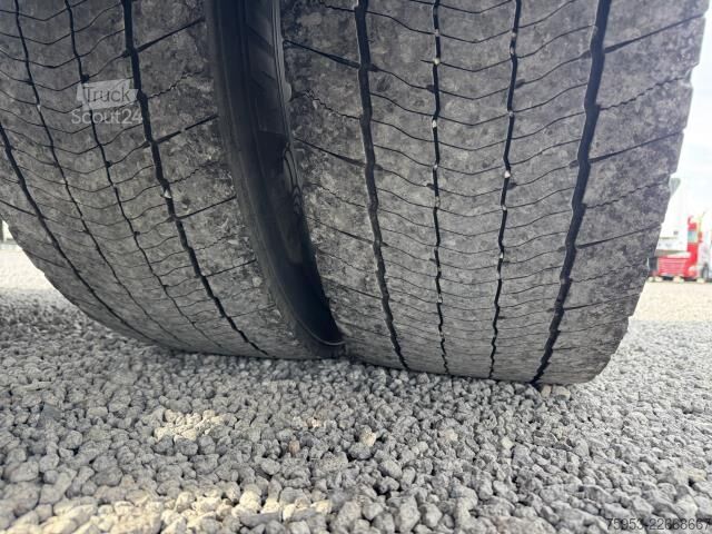 Standardní tahač Iveco S-Way 460 4x2 Intarder Standklima Drum Kompressor