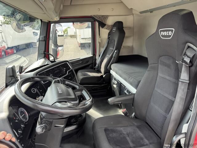 Standardní tahač Iveco S-Way 460 4x2 Intarder Standklima Drum Kompressor