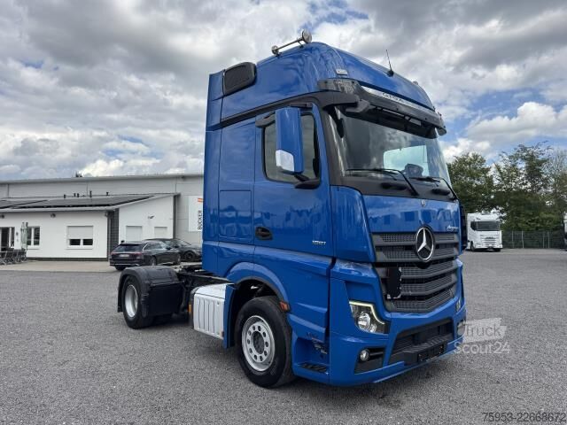 Standardní tahač Mercedes-Benz 1851 LS Actros Gigaspace Retarder 2 x PTO