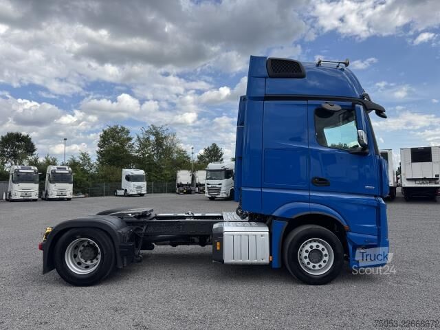 Standardní tahač Mercedes-Benz 1851 LS Actros Gigaspace Retarder 2 x PTO