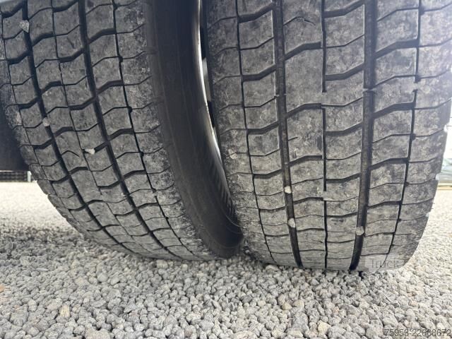 Standardní tahač Mercedes-Benz 1851 LS Actros Gigaspace Retarder 2 x PTO