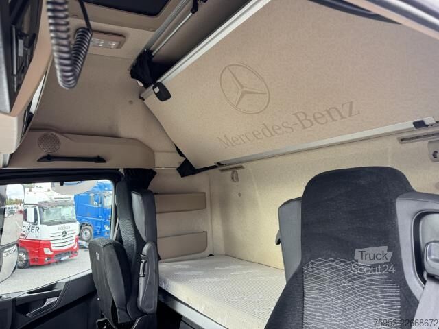 Standardní tahač Mercedes-Benz 1851 LS Actros Gigaspace Retarder 2 x PTO