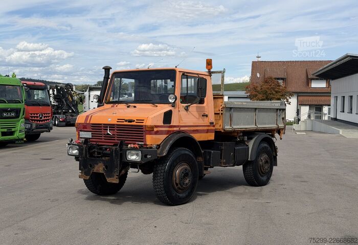 Trojstranný sklápací nákladný automobil Mercedes-Benz U 1700 4x4 3-Seitenkipper / Swiss-Vehicle