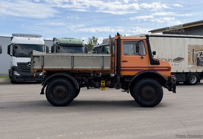 Trojstranný sklápací nákladný automobil Mercedes-Benz U 1700 4x4 3-Seitenkipper / Swiss-Vehicle