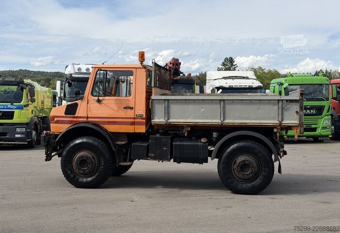 Trojstranný sklápací nákladný automobil Mercedes-Benz U 1700 4x4 3-Seitenkipper / Swiss-Vehicle