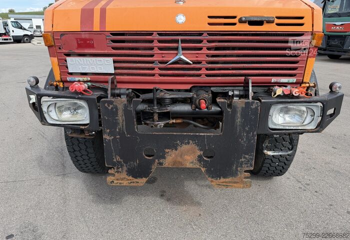 Trojstranný sklápací nákladný automobil Mercedes-Benz U 1700 4x4 3-Seitenkipper / Swiss-Vehicle
