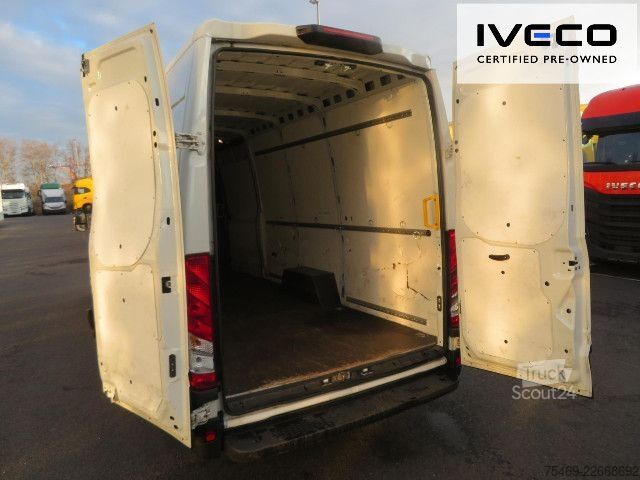 Fourgon surélevé IVECO 35S16A8V