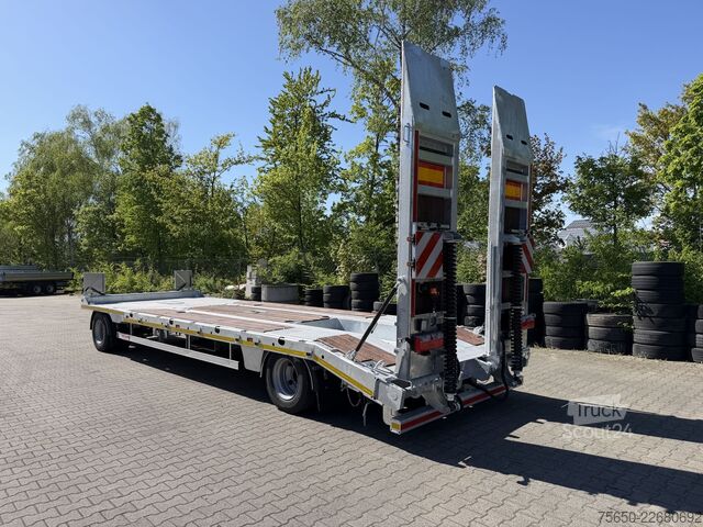 Remolque de plataforma baja Möslein T2 Plato 8,20  2 Achs Tieflader mit gerader Ladefläche 8,20 m, Neufahrzeug