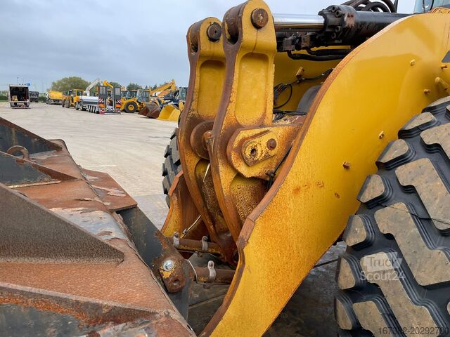 Колесен товарач Caterpillar 980M