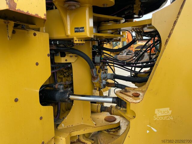 Колесен товарач Caterpillar 980M