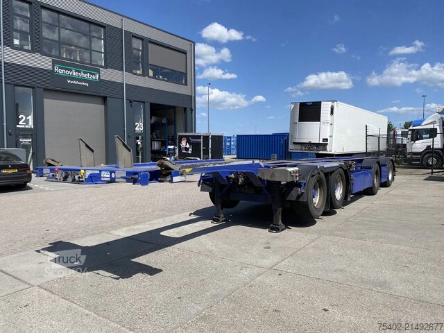 Transport av containrar Broshuis 2Connect 2AKCC / 4 Axles / 3x Steering Axle / 2...