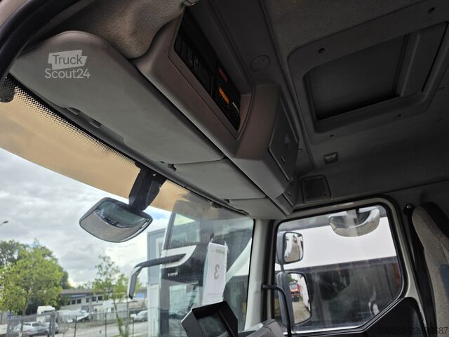 Kassevogn Volvo FL 250 Koffer mit Portaltüren
