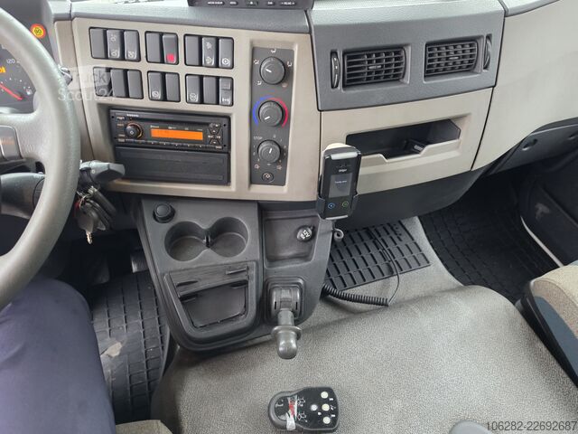 Kassevogn Volvo FL 250 Koffer mit Portaltüren