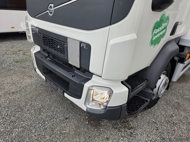 Kassevogn Volvo FL 250 Koffer mit Portaltüren