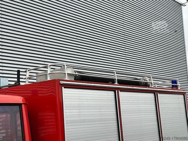 Unimog Mercedes-Benz U 416 brannbil i topp stand Unimog Mercedes-Benz U 416 Brandweer in topstaat