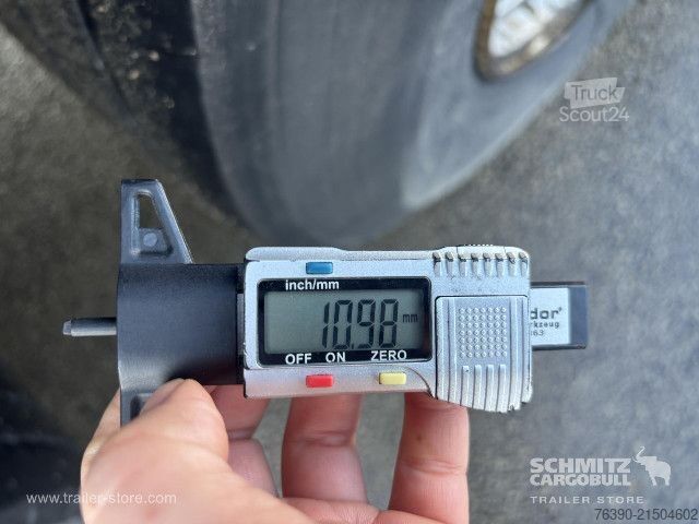 Öppen semitrailer med kapell Schmitz Cargobull Semitrailer Curtainsider Standard