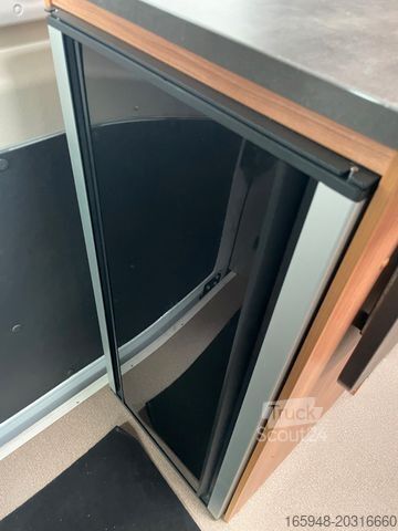 Τροχόσπιτο αυτοκινούμενο PÖSSL 2 WIN Vario | Markise, RFK, AHK,  Alufelgen