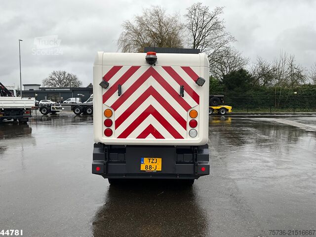 Road sweeper Ravo 540 CD Euro 6 with 3-rd brush