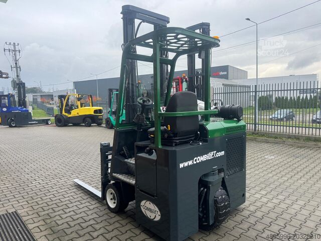 Empilhadeira de quatro direções Combilift CB3000// Diesel// Perfect / Only 5185 h