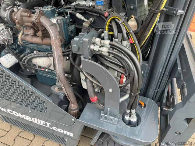 Empilhadeira de quatro direções Combilift CB3000// Diesel// Perfect / Only 5185 h