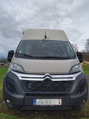Autofurgons MegaMobile Megalounge 640