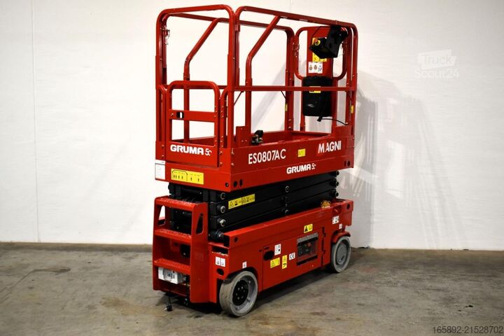 Tovornjak z delovno ploščadjo Magni ES0807AC