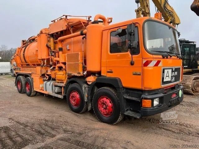 Zuigvoertuig MAN 35.402 8x4 (ORIGINAL LOW KM )