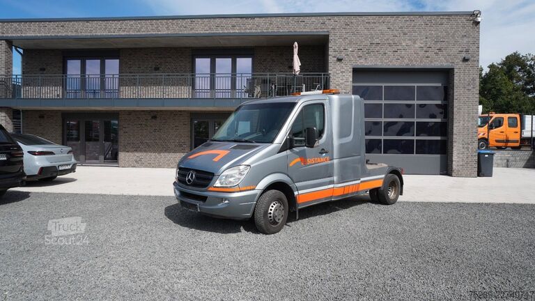 Седельный тягач MERCEDES-BENZ CDI 519 319 SZM Schlafkabine Standheizung