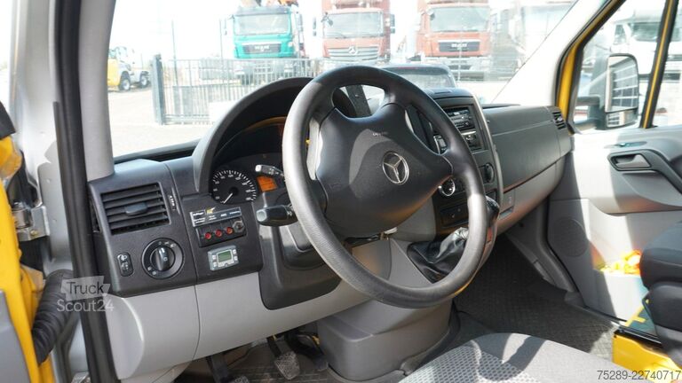 Седельный тягач MERCEDES-BENZ CDI 519 319 SZM Schlafkabine Standheizung