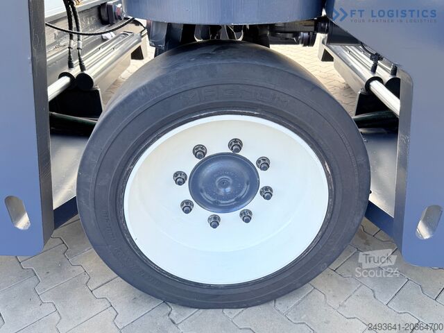 Чотирибічний навантажувач Combilift C8000 GAS TRIPLEX 8300 WIDE POSITIONER
