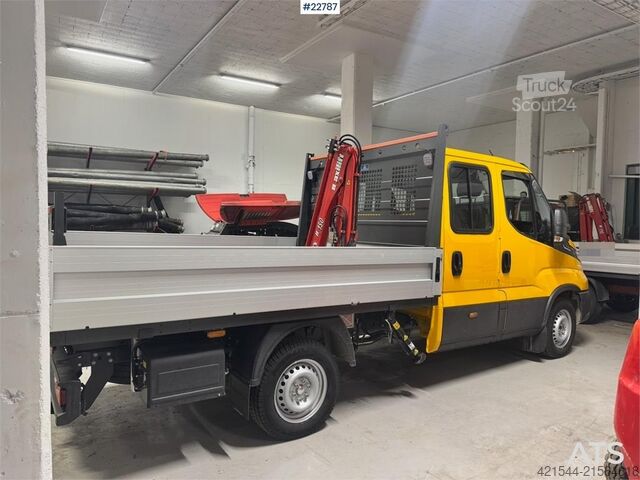 Stationwagen met hoog dak Iveco 35S18 flatbed truck with crane – 2 sets of tires –