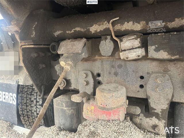 Benne Volvo FH540 plow rigged 6x4 tipper truck w/ planer blade