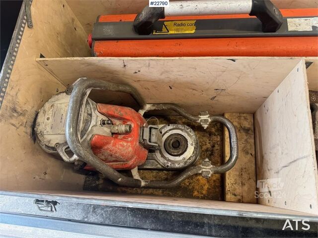 Machine de construction Husqvarna WS 482 HF Wall Saw with Remote Control
