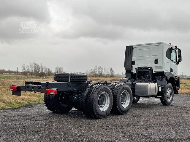 Chassis met cabine Iveco T-Way AT380T47WH-4500 Chassis Cabin (4 units)