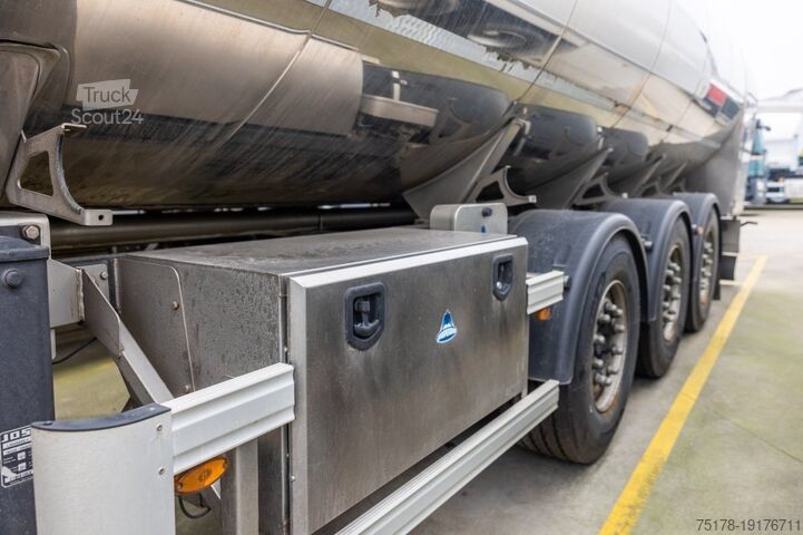 Autocisterna per il latte PARCISA LAIT/MILK/MILCH -29000L-Autonome