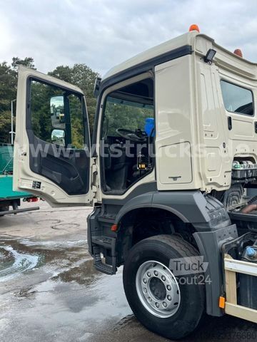 Kanca kasalı yük kamyonu (roll-off) MERCEDES-BENZ Arocs 1827 4x2 HYVA-Abrollkipper