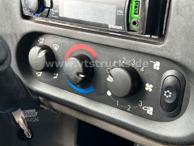 Бортовой грузовик DAF LF 45.220 4x2 Pritsche